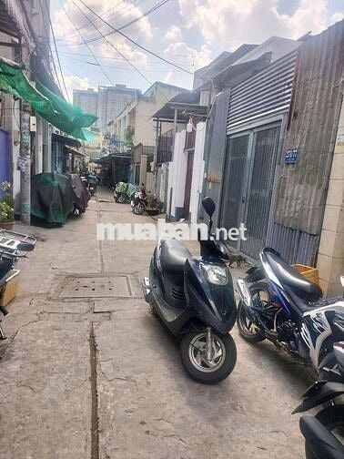 Cho thuê nhà nguyên căn hẻm 1 sẹt bàn giao nhà mới có 1 máy lạnh