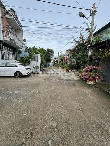Chính chủ bán nhà shr 4*14m ,nhà có hẻm mặt sau thông thoáng