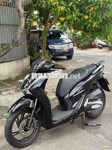 Honda SHvn 125i cbs dkld 2024 odo 5k9
