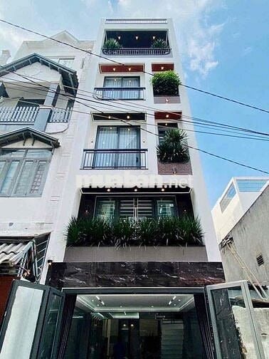 Cô Hoa cần bán nhà đường Lê Thị Bạch Cát, Quận 11. giá 5Tỷ570/ 54m2.