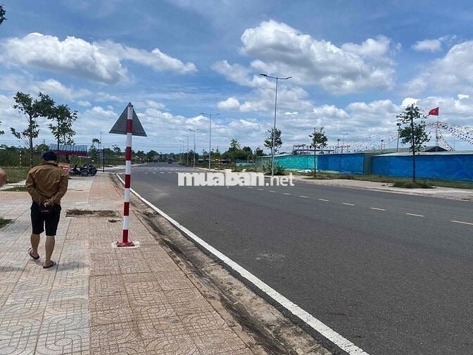 Đất chợ đêm xuyên mộc 82m2 trục chính Xã Hồ Tràm TP HCM