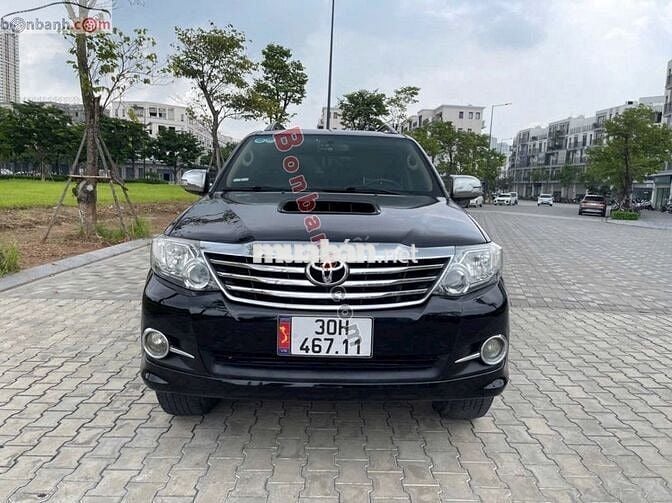 Toyota fotuner sản xuất 2016 bản số sàn máy dầu