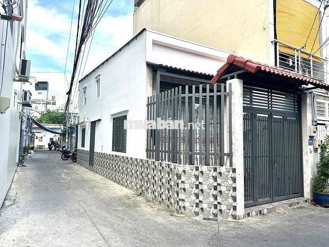 nhà căn góc vị trí đẹp, hẻm xe tải thông thoáng tiện ích đầy đủ