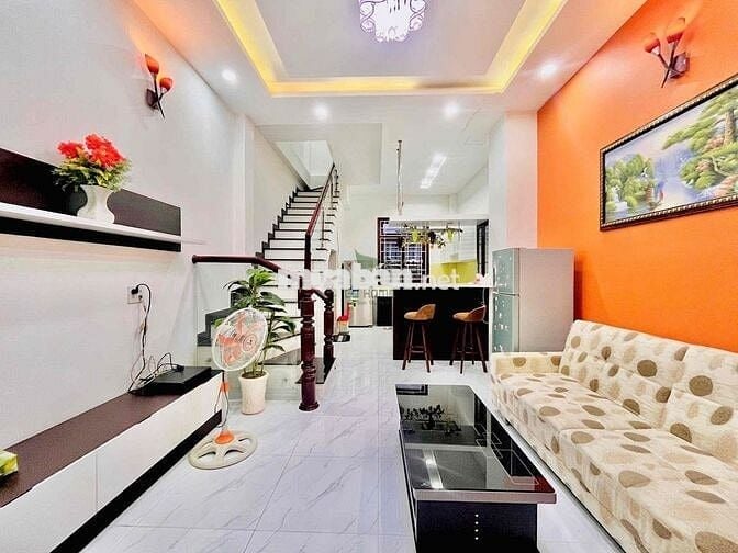 CHO THUÊ NHÀ ĐẸP 3 PHÒNG NGỦ GẦN BIỂN HẺM KHU PHỐ TÂY