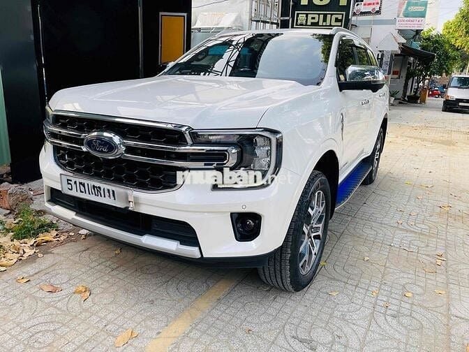 chính chủ Ford Everest 2023 Titanium - 40000 km