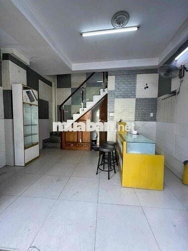 Cho thuê nhà mt lê thúc hoạch 5x5m 2 lầu 2pn 2wc 8tr