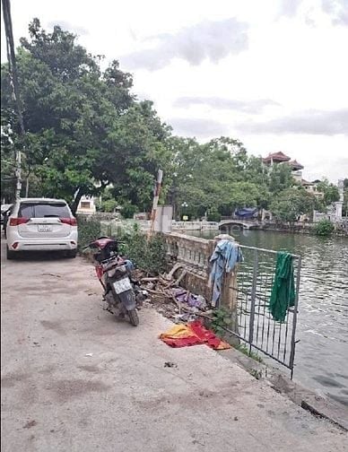 ANH TRAI NHỜ BÁN :  Ô TÔ ĐỖ CỬA  - KINH DOANH - ĐẦU TƯ -  VIEW HỒ MÁT 