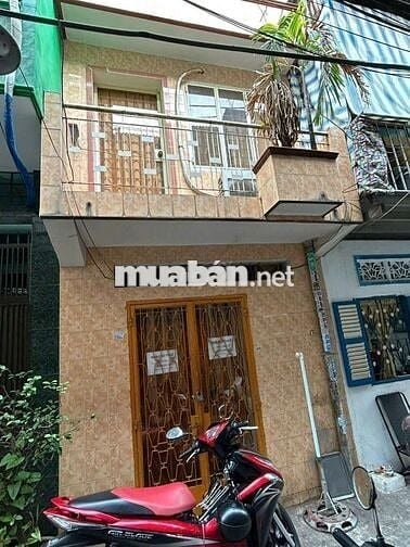 Kẹt tiền bán gấp nhà thuộc đường nguyễn văn cừ p2 q5 một lầu 2 phòng