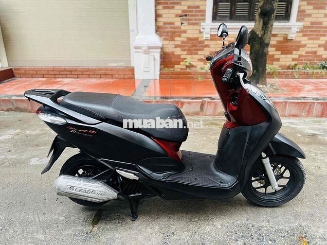 LEAD 125 mầu đen đỏ bản spots. đèn lets xe đẹp