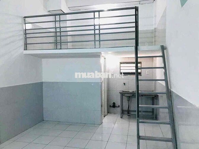 CHO THUÊ PHÒNG GÁC CAO - THANG MÁY - CHO NUÔI PET NẰM NGAY TRUNG TÂM
