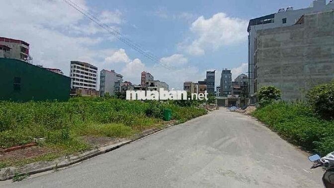 cần bán đất đấu giá xã lệ chi 76 m giá chỉ nhình 4tỷ đường ô chánh