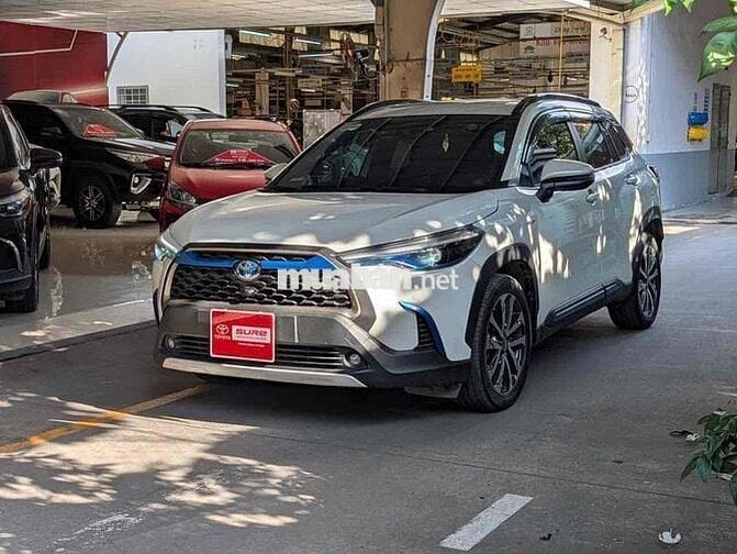 Cross 2021 1.8HV - 22300 km - Giá còn giảm
