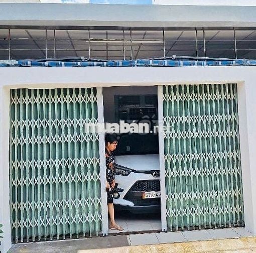 bán nhà HXH đường hồ văn long DT 5,7x13 hiện trạng cấp 4 tiện xây mới