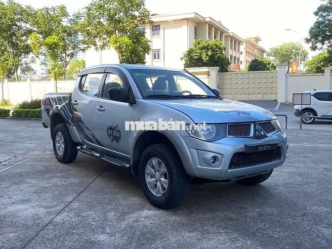 Mitsubishi Triton 2011 GL 2.4 MT 4x4 - 99999 km