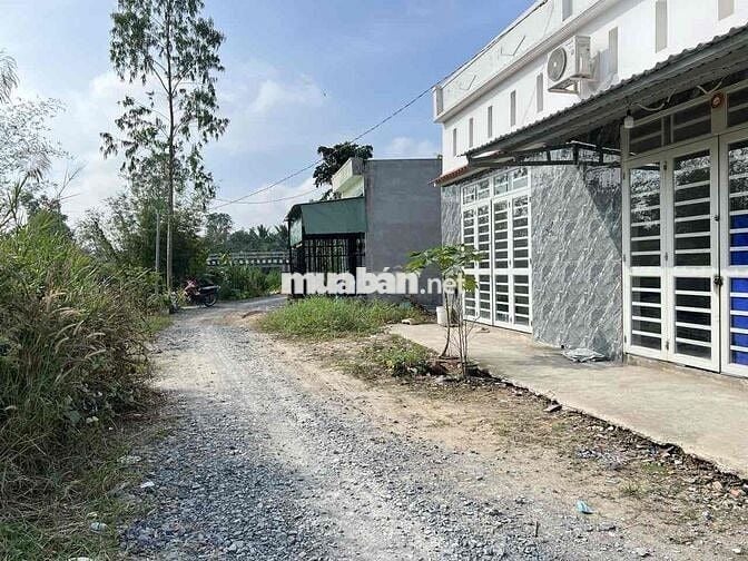 Lô đất thổ cư 66m2 đường đá xanh 7m giáp TT Đức Hoà Giá 550triệu