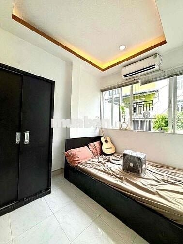 Cho Thuê Căn Hộ 2PN Ban Công Ngay Ngã Tư Hàng Xanh ,Gần VLU CS3,Hutech