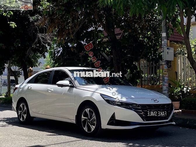 Hyundai Elantra 1.6 AT Đặc biệt 2023