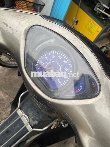 đang kẹt tiền cần ra đi e nó