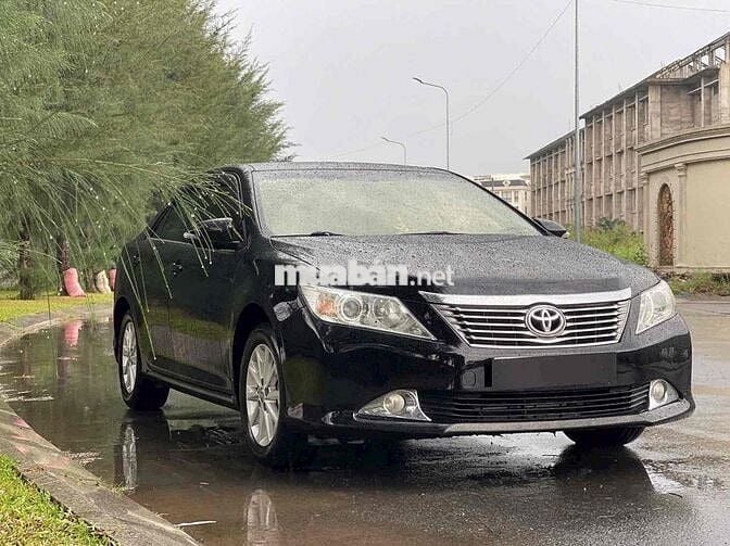 Toyota Camry 2013 2.0E Còn Đẹp Lắm