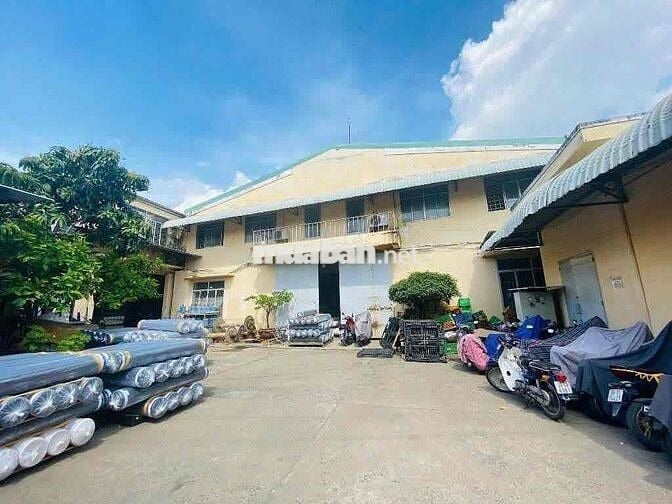 Cho thuê kho, xưởng 2400m2 Đông Hưng Thuận Q12