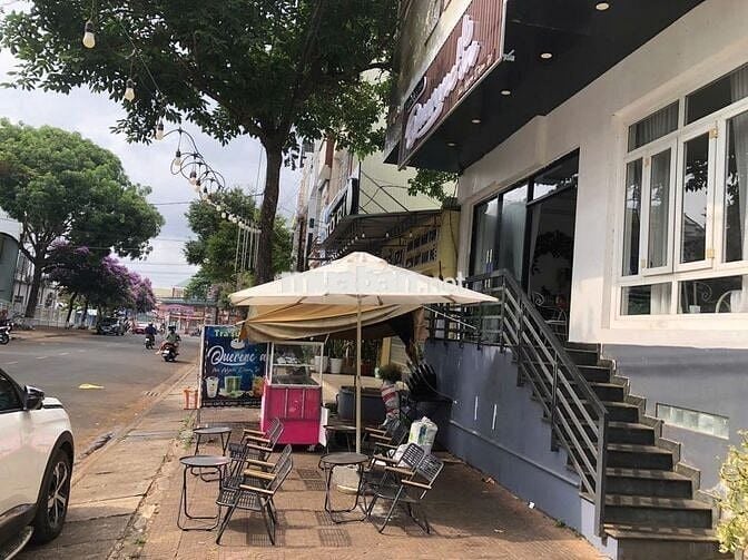 Cho thuê mặt bằng 2 mặt tiền trung tâm Pleiku , giá chỉ 5 triệu/tháng