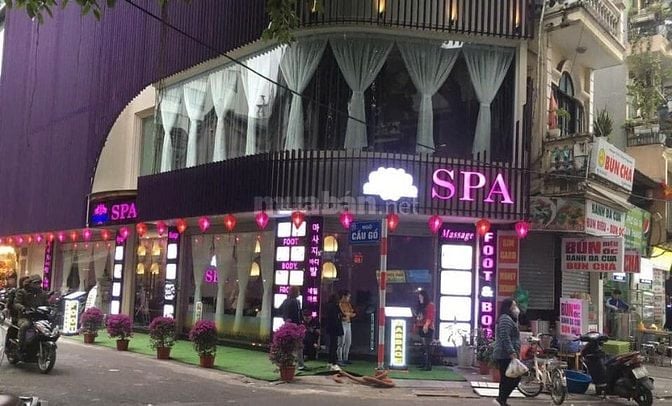 Cho thuê tầng 3 nhà mặt phố Cầu Gỗ, Hoàn Kiếm, 2 mặt tiền, DT 60m2