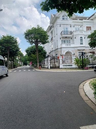 Bán biệt thự Cityland Garden P5 Gò Vấp. DT 9x19 4 tầng hầm, giá 39 Tỷ 