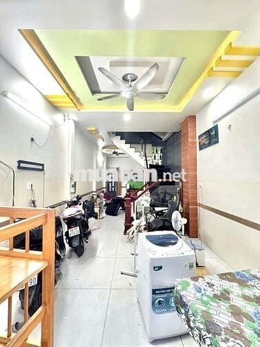 Nhà mới đẹp 4 phòng giá 11 triệu