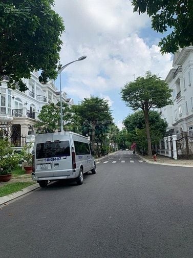 Cho thuê biệt thự Cityland P5 Gò Vấp. Diện tích 9x20 4 tầng hầm 50tr/1