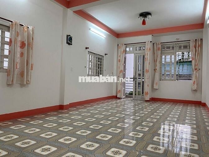 Cho thuê phòng 32m2 chưa bao gồm bếp, toilet gần Lê Văn Phan