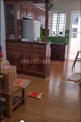 Cho thuê căn hộ chung cư ở tòa CT20 B khu đô thị Việt Hưng, tầng 8