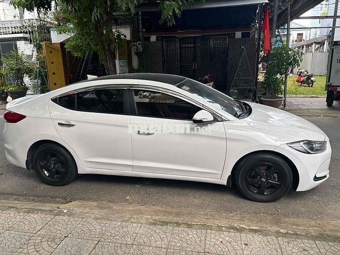 Hyundai Elantra 2017 1.6 MT còn rất đẹp