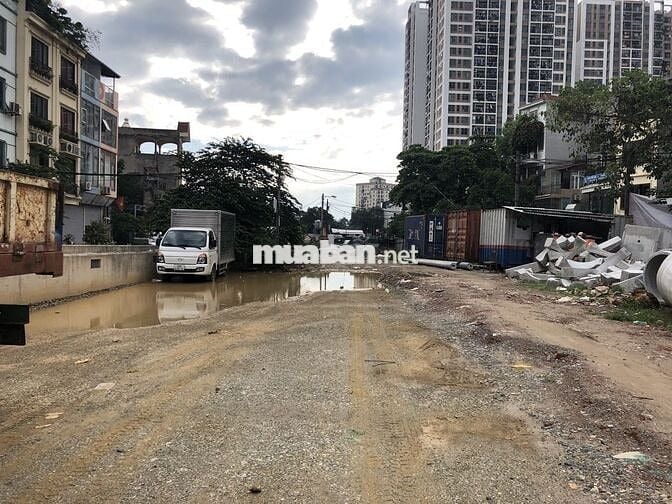 Bán đất tại Định Công, 18,9 tỷ, 98 m2 đi lại thuận tiện.