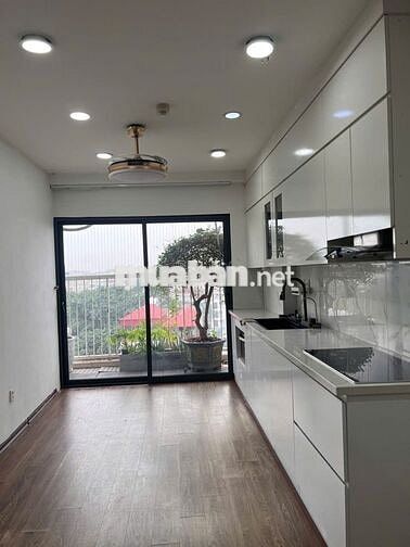 Bán chung cư FLC Star Tower Hà Đông 100m2, 3 ngủ, giá tốt