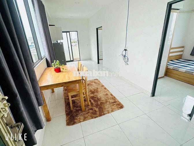Căn hộ 2PN + 1PN ban công - 50m2 - ngay Ngã Tư Hàng Xanh