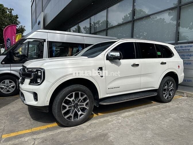 Ford Everest Titanium 2024 4x4, bảo hành Ford 2027