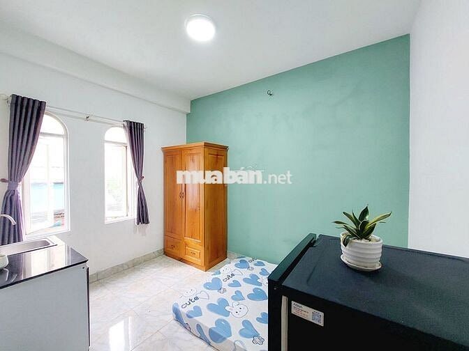 PHÒNG CỬA SỔ MỚI XÂY FULL TIỆN NGHIE 4' ĐI EMART