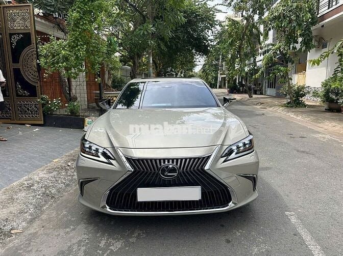Lexus ES 250 2020 - 10.000 km