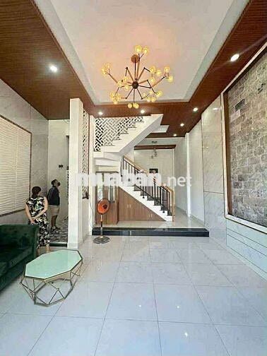 Cho thuê nhà 3 tầng mt trần cao vân,thanh khê,Đà Nẵng