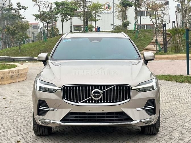 Volvo XC60 2023 Ultimate Dark B6 AWD - 26000 km