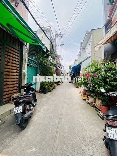 Bán nhà, hẻm xe hơi thông, đường Chiến Lược, giá 3,3 tỷ