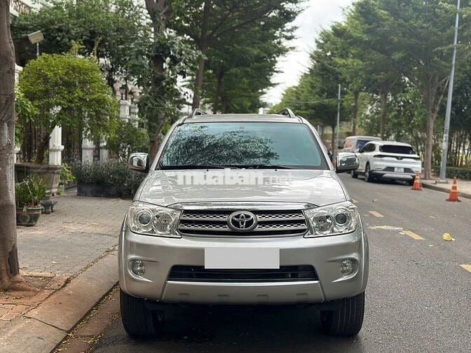 Fortuner 2012 máy xăng số tự động 2 cầu