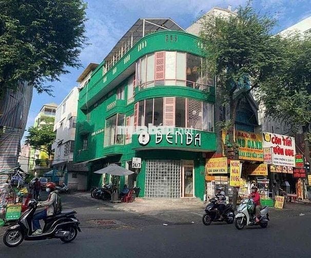 2 mặt tiền đường  Đinh Tiên Hoàng Quận 1