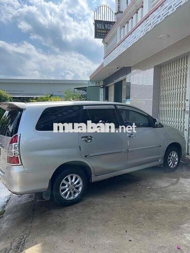 Toyota Innova 2013 2.0E - 130000 km