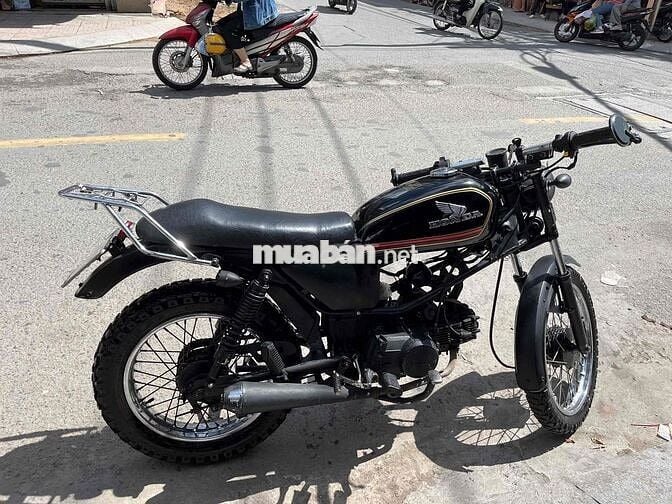 Win cafe, xe đang đi. Do mới mua chiếc XSR 155