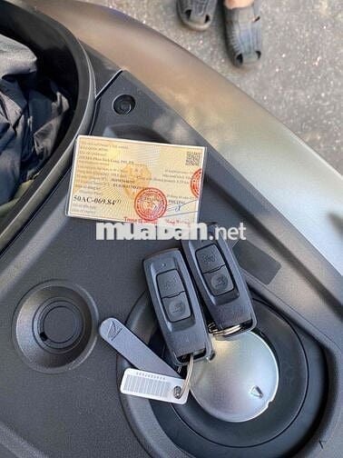 vision mua mới chạy 900 km như xe thùng