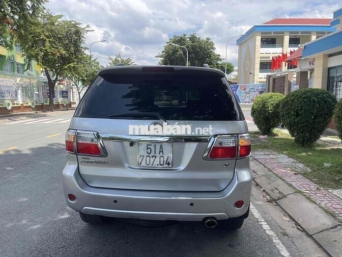 Toyota Fortuner 2009 - 100000 km