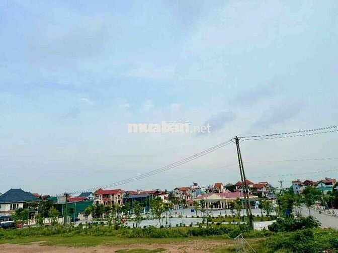 THÀNH PHỐ VEN SÔNG – NGÕ THÔNG TỨ PHÍA – VÀI BƯỚC CHÂN RA TRỤC KINH DO