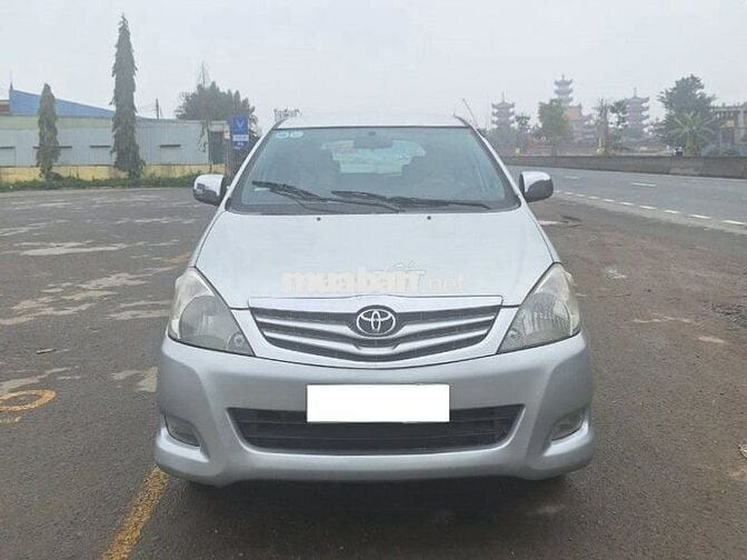 Toyota Innova 2009 bản G xe gia đình rộng rãi