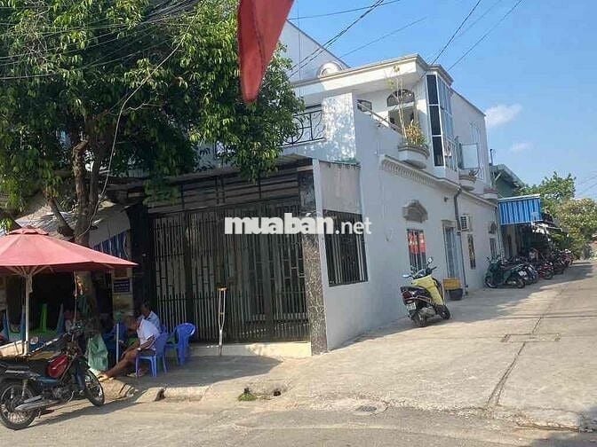 NHÀ LÔ GÓC MẶT TIỀN GẦN TKTQ KHU VIP BÌNH TÂN GIÁ CỰC TỐT